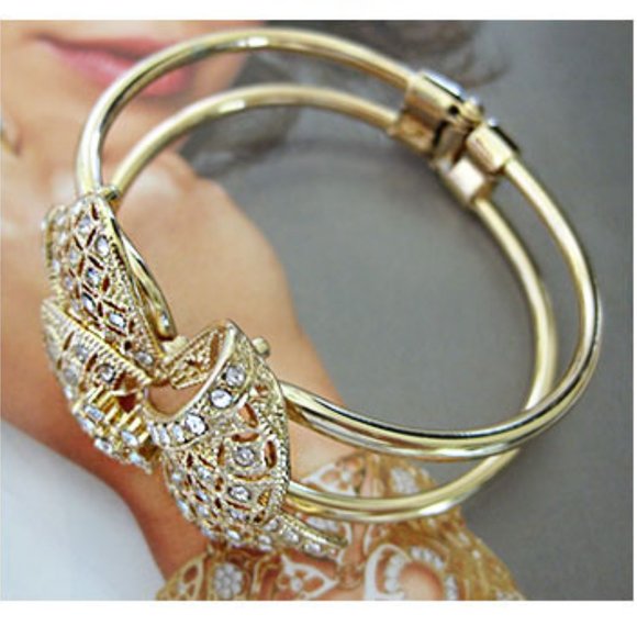Big bow gold rhinestone bangle bracelet - Picture 3 of 4